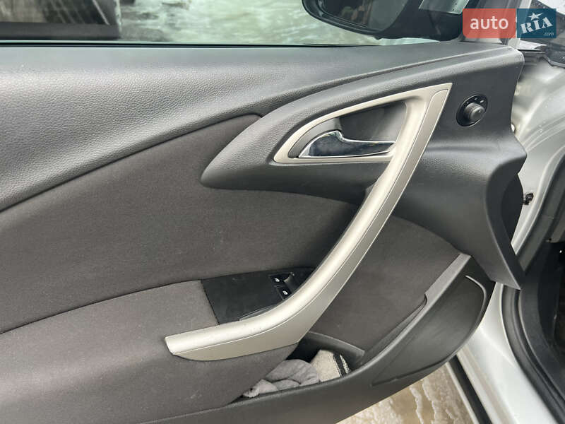 Универсал Opel Astra 2011 в Луцке фото 10 Универсал Opel Astra 2011 в Луцке