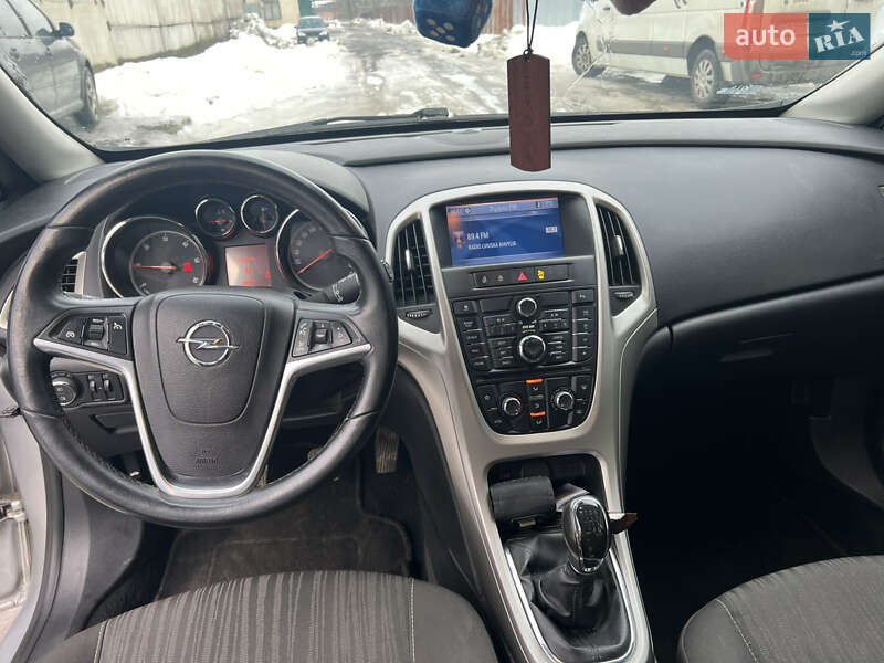 Универсал Opel Astra 2011 в Луцке фото 13 Универсал Opel Astra 2011 в Луцке