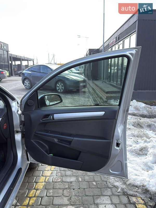 Универсал Opel Astra 2009 в Львове фото 13 Универсал Opel Astra 2009 в Львове