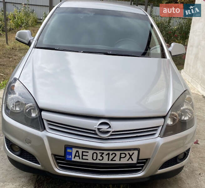 Хэтчбек Opel Astra 2011 в Боярке фото Хэтчбек Opel Astra 2011 в Боярке