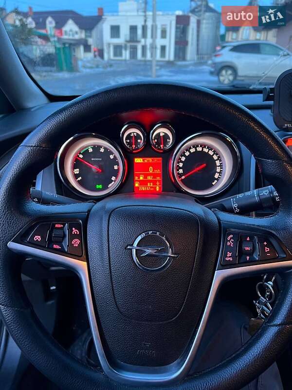 Универсал Opel Astra 2014 в Бродах