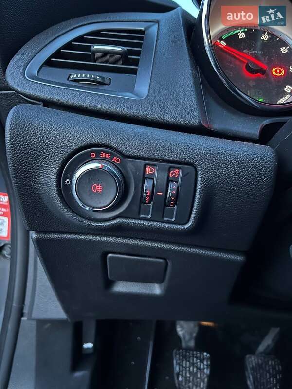 Универсал Opel Astra 2014 в Бродах