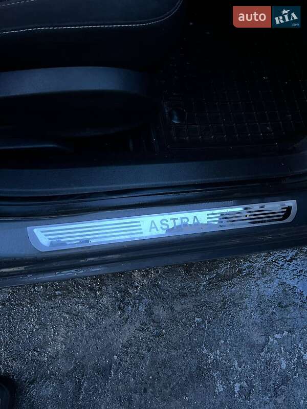 Универсал Opel Astra 2014 в Бродах