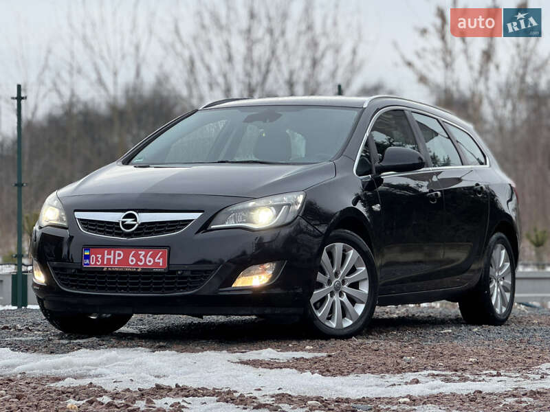 Универсал Opel Astra 2012 в Дрогобыче