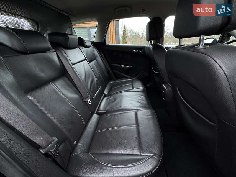 Универсал Opel Astra 2012 в Дрогобыче