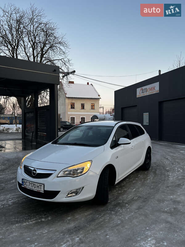 Универсал Opel Astra 2011 в Самборе фото Универсал Opel Astra 2011 в Самборе