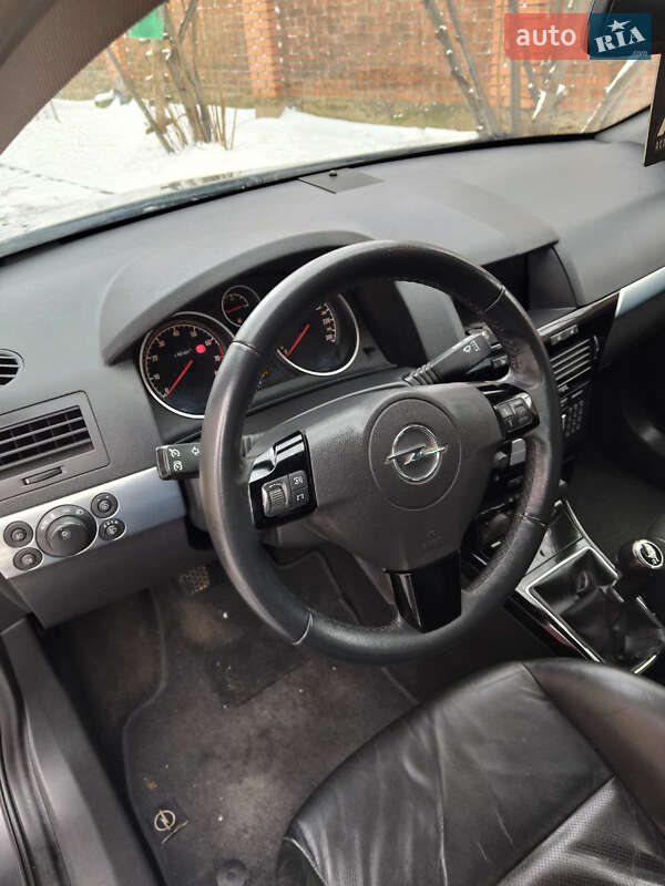 Універсал Opel Astra 2008 в Луцьку