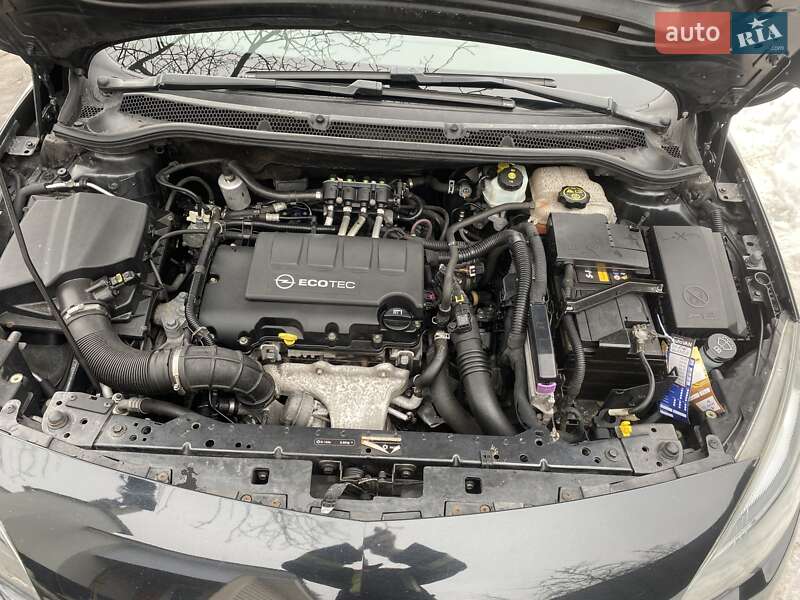 Универсал Opel Astra 2013 в Житомире