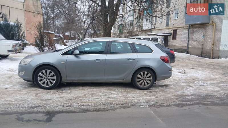 Opel Astra 2012