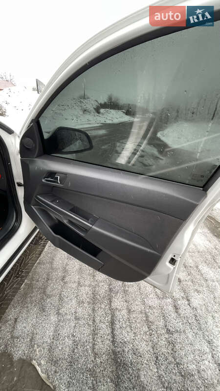 Хэтчбек Opel Astra 2012 в Надворной