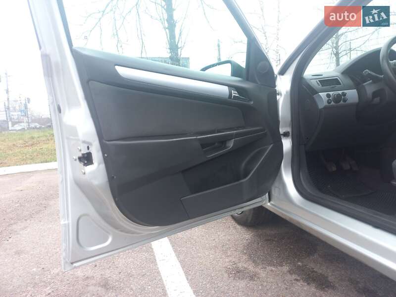 Универсал Opel Astra 2006 в Житомире