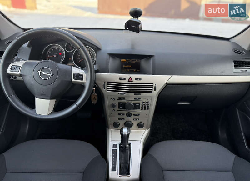 Хэтчбек Opel Astra 2008 в Луцке