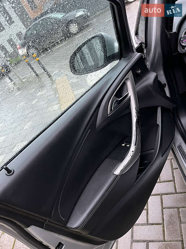 Универсал Opel Astra 2012 в Львове