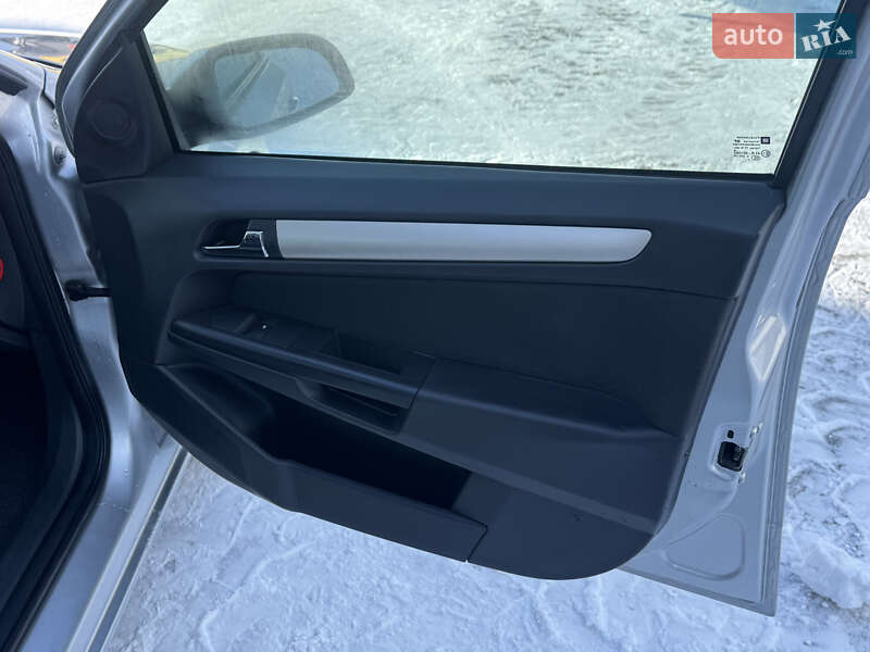 Универсал Opel Astra 2008 в Киеве фото 28 Универсал Opel Astra 2008 в Киеве