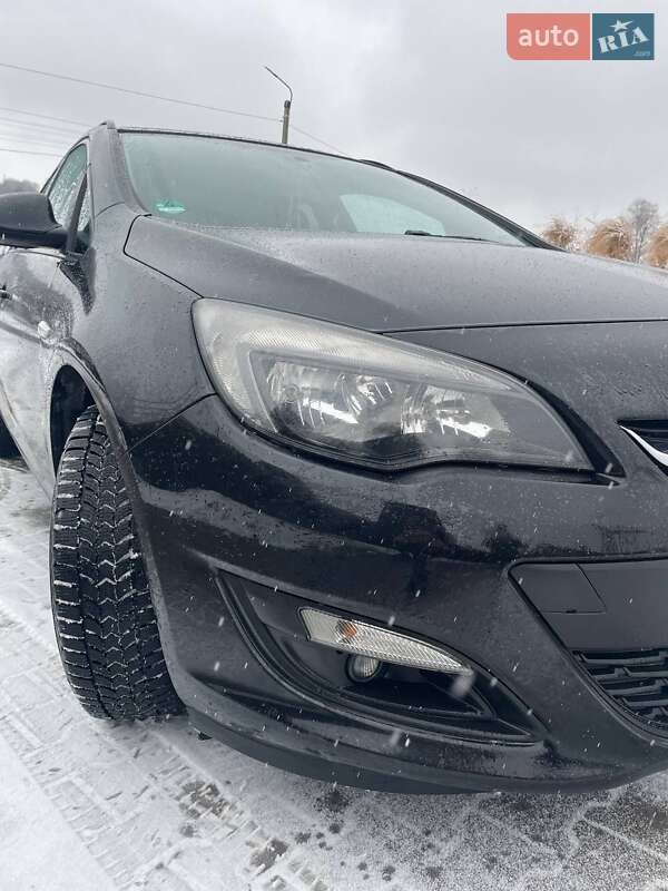 Універсал Opel Astra 2014 в Стрию