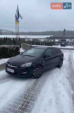 Универсал Opel Astra 2014 в Стрые
