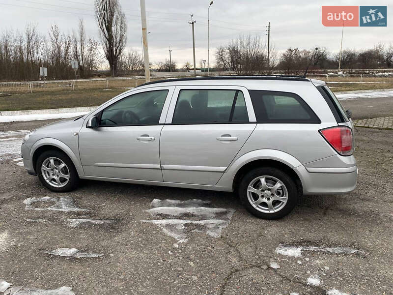 Универсал Opel Astra 2006 в Ахтырке