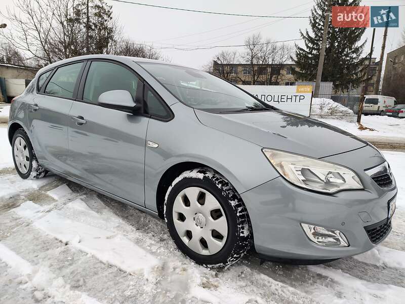 Opel Astra 2010 Opel Astra 2010
