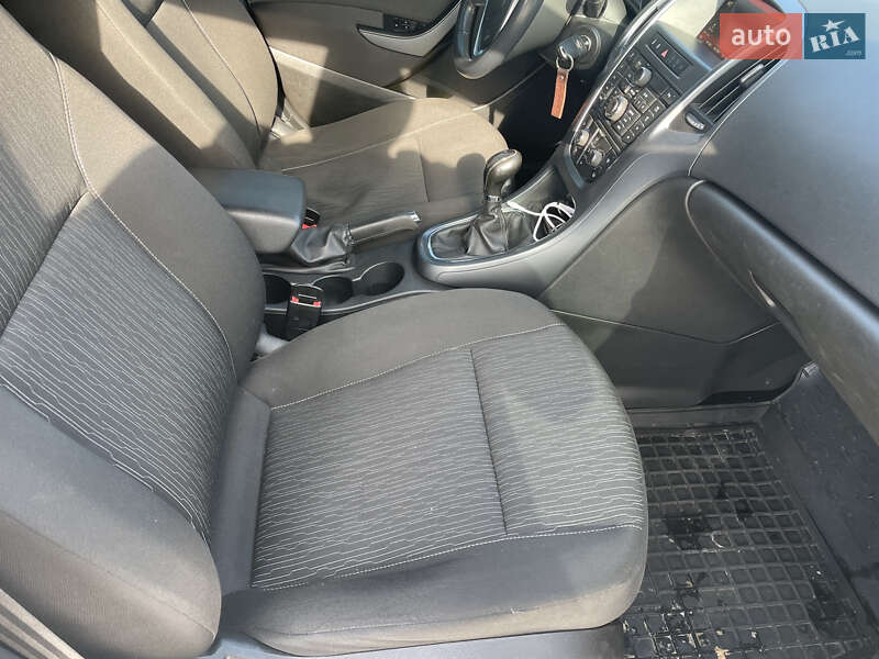 Универсал Opel Astra 2016 в Житомире