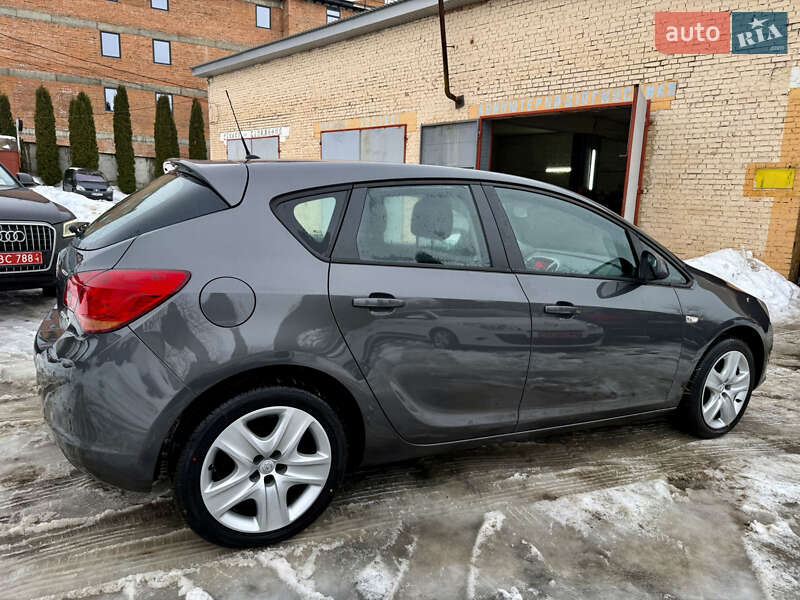 Хэтчбек Opel Astra 2010 в Ровно фото 6 Хэтчбек Opel Astra 2010 в Ровно
