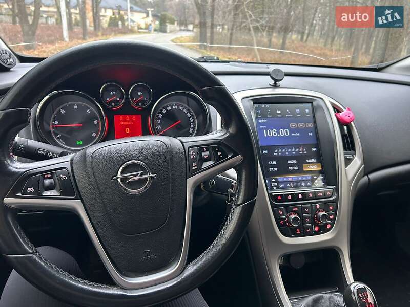 Хэтчбек Opel Astra 2010 в Жовкве