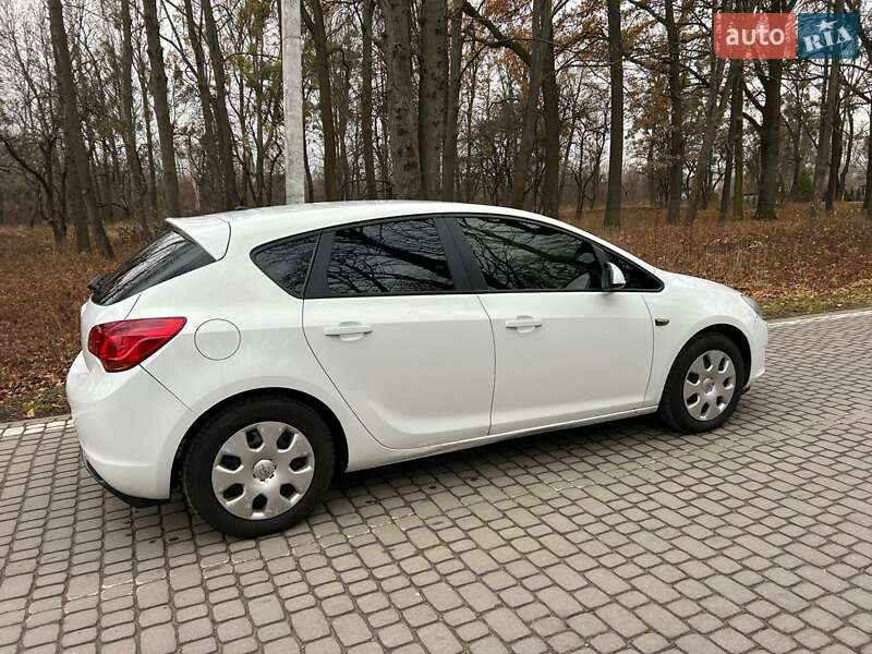 Хэтчбек Opel Astra 2010 в Жовкве