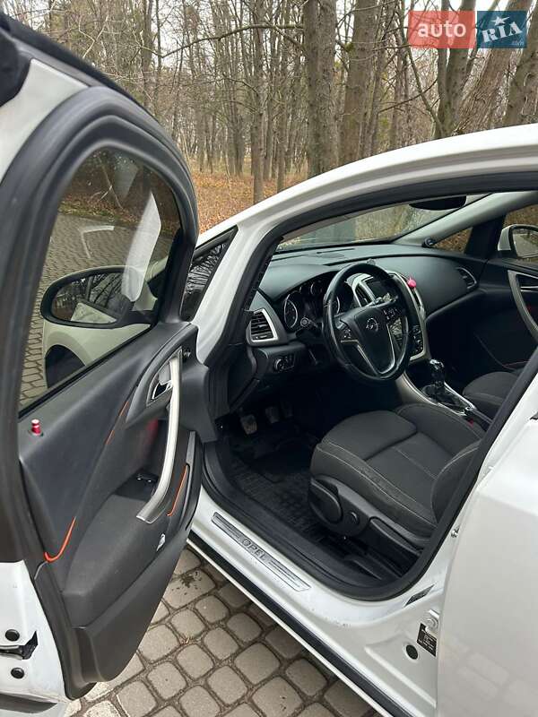 Хэтчбек Opel Astra 2010 в Жовкве