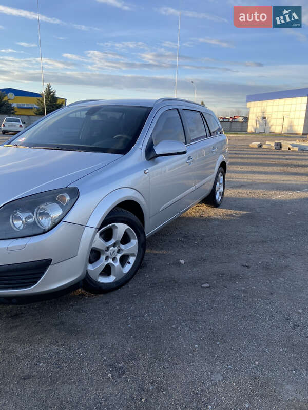 Універсал Opel Astra 2005 в Бишеві