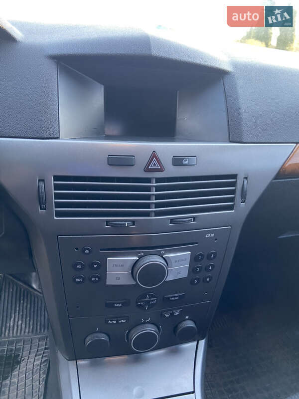 Універсал Opel Astra 2005 в Бишеві