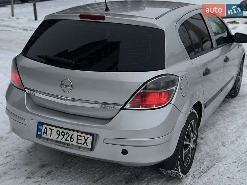 Хэтчбек Opel Astra 2008 в Ивано-Франковске