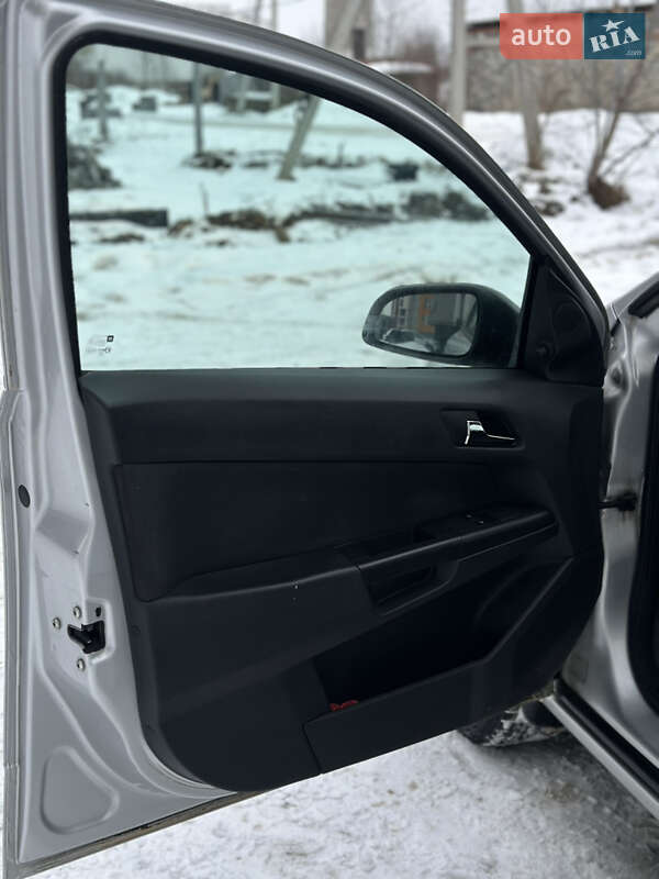 Хэтчбек Opel Astra 2008 в Ивано-Франковске