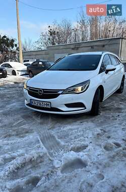 Універсал Opel Astra 2018 в Києві