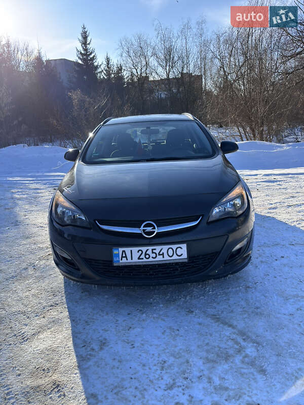 Універсал Opel Astra 2013 в Житомирі