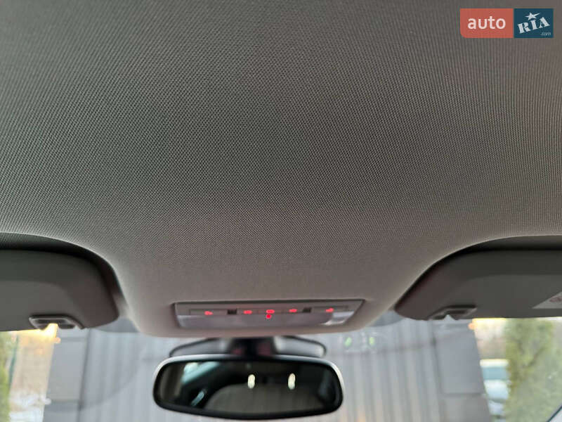 Універсал Opel Astra 2012 в Дрогобичі