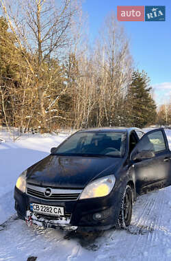 Хетчбек Opel Astra 2008 в Ромнах