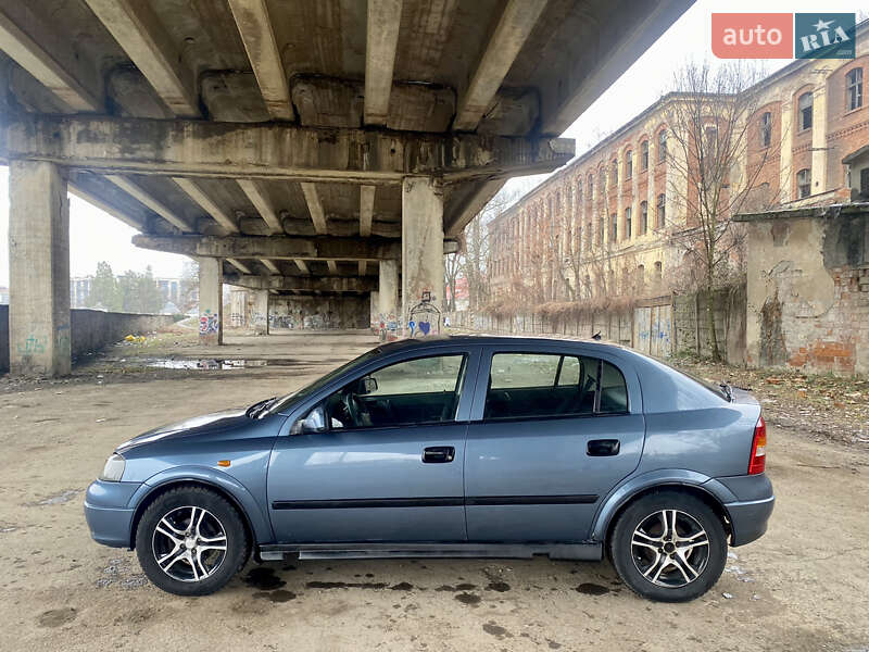 Хетчбек Opel Astra 1998 в Мукачевому