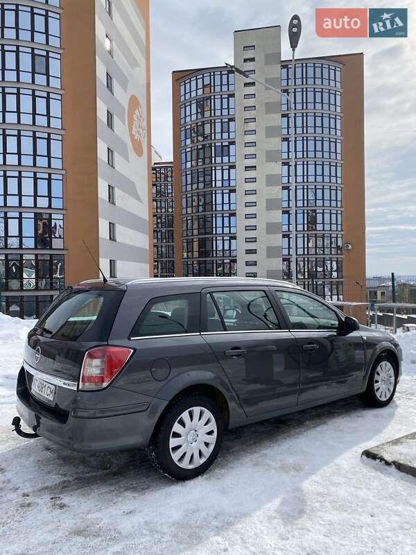 Універсал Opel Astra 2009 в Івано-Франківську