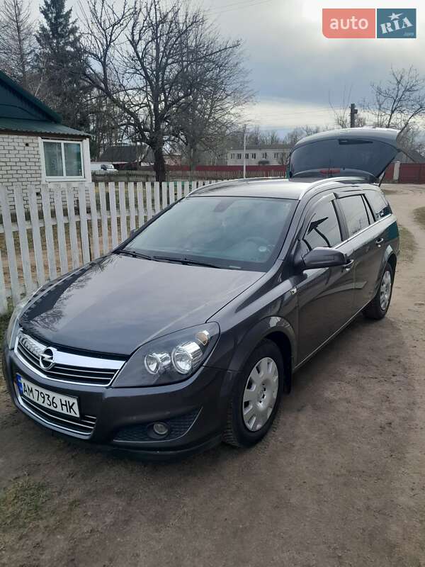 Opel Astra 2010