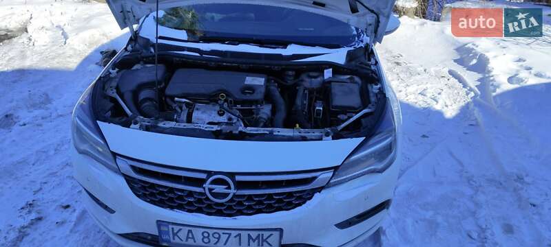 Универсал Opel Astra 2017 в Киеве
