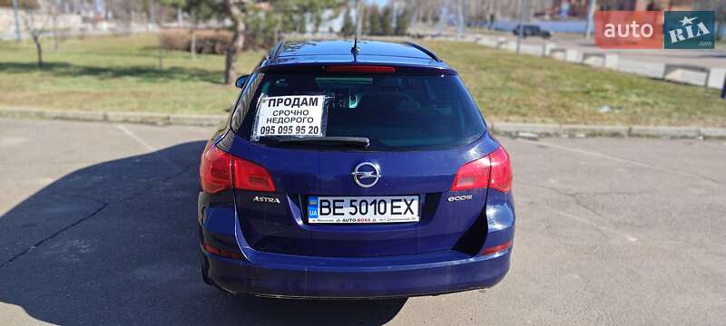 Универсал Opel Astra 2011 в Николаеве