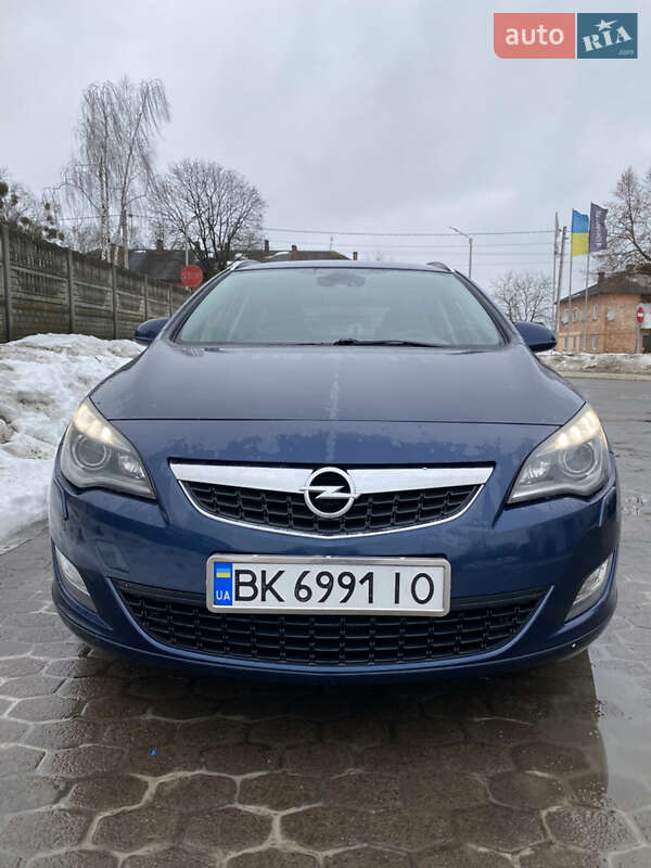 Універсал Opel Astra 2011 в Костопілі