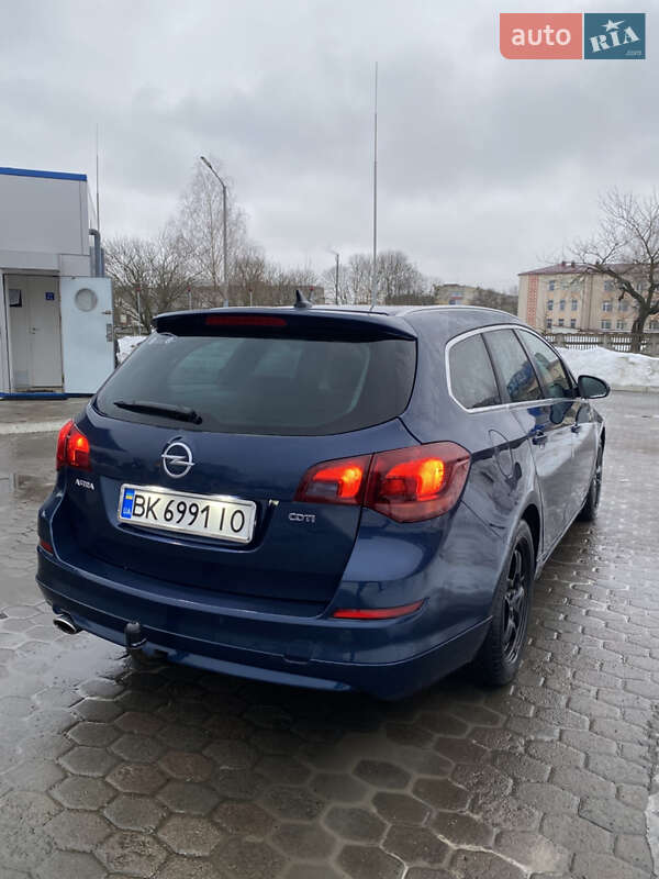 Універсал Opel Astra 2011 в Костопілі