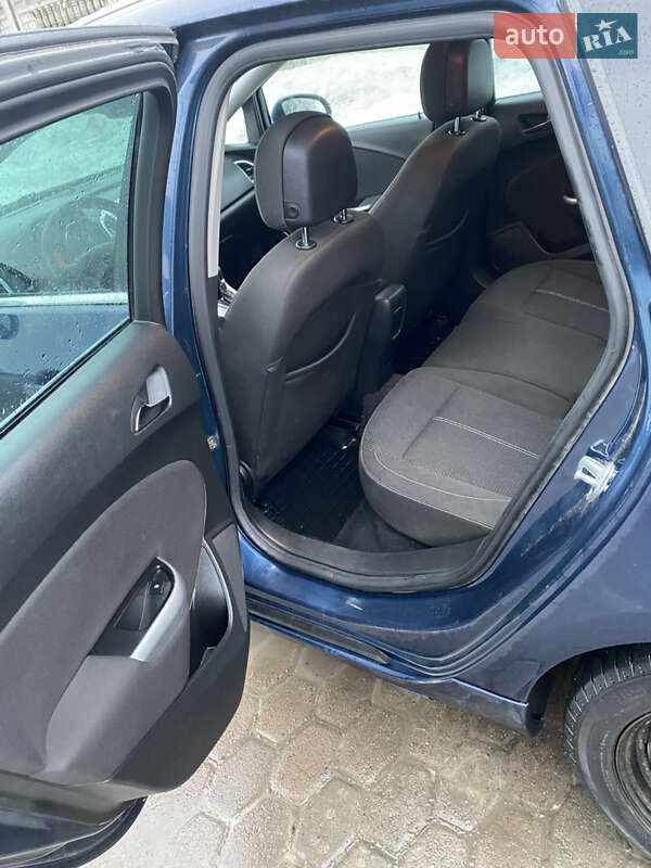 Універсал Opel Astra 2011 в Костопілі