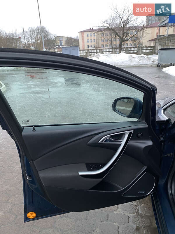 Універсал Opel Astra 2011 в Костопілі