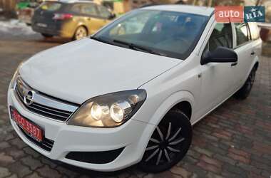 Універсал Opel Astra 2010 в Львові