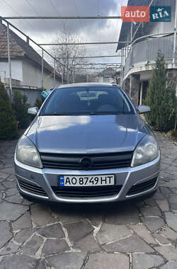 Хетчбек Opel Astra 2005 в Ужгороді