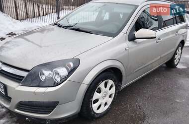 Универсал Opel Astra 2005 в Александрие
