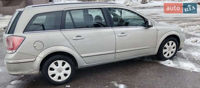 Універсал Opel Astra 2005 в Олександрії