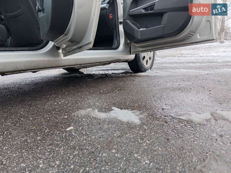 Універсал Opel Astra 2005 в Олександрії