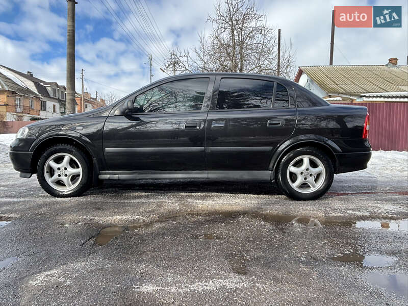 Седан Opel Astra 2006 в Козятині